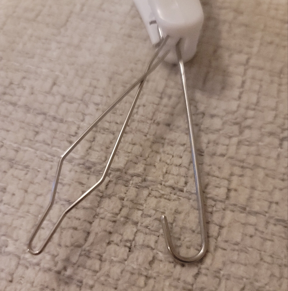 Boutique button and zipper aid / assistance tool 🔧 - Picture 2 of 6